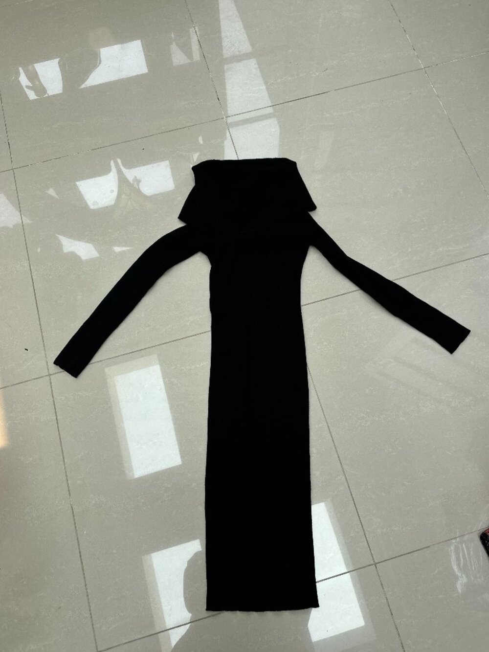 Women's Maxi off-the-shoulder Dress - Picture 4 of 5